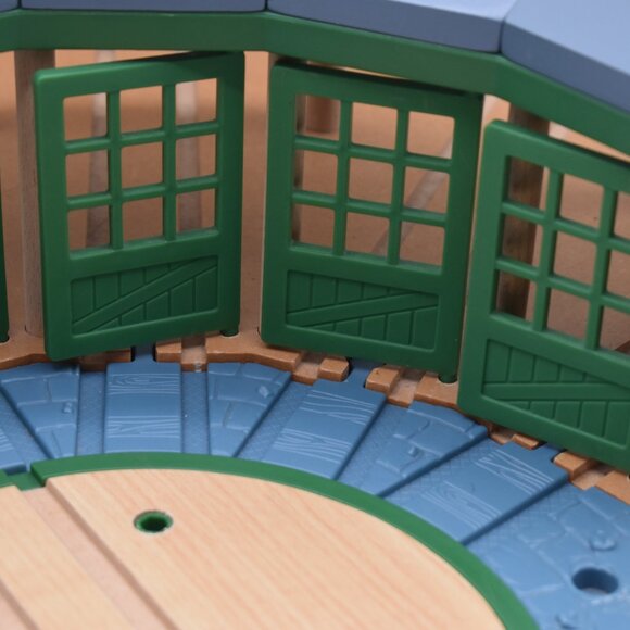 Roundhouse Tidmouth Shed w/5 Stalls Wooden Railway Thomas & Friends Train Engine - Picture 9 of 14